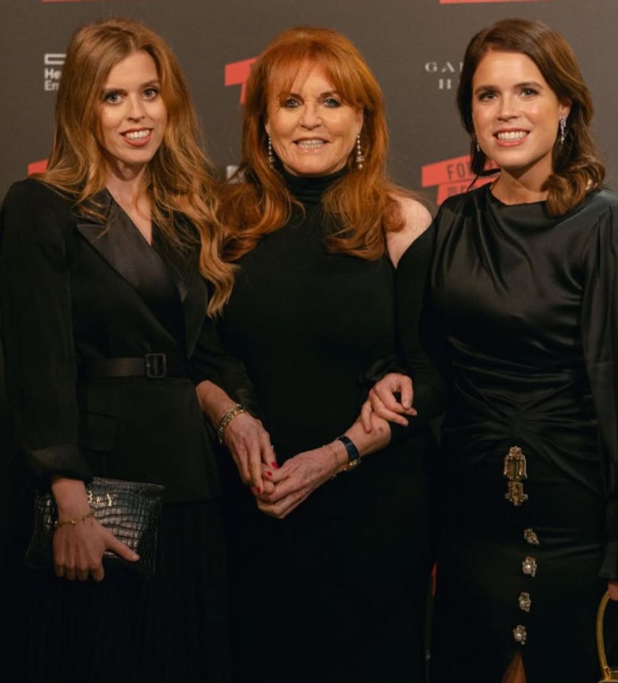 Da war die Welt noch in Ordnung: Fergie mit Beatrice und Eugenie.