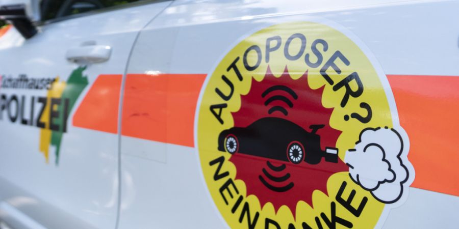 Eine 42-jährige Fussgängerin ist am frühen Dienstagnachmittag in der Stadt Schaffhausen von einem Auto mittelschwer verletzt worden. (Archivbild)