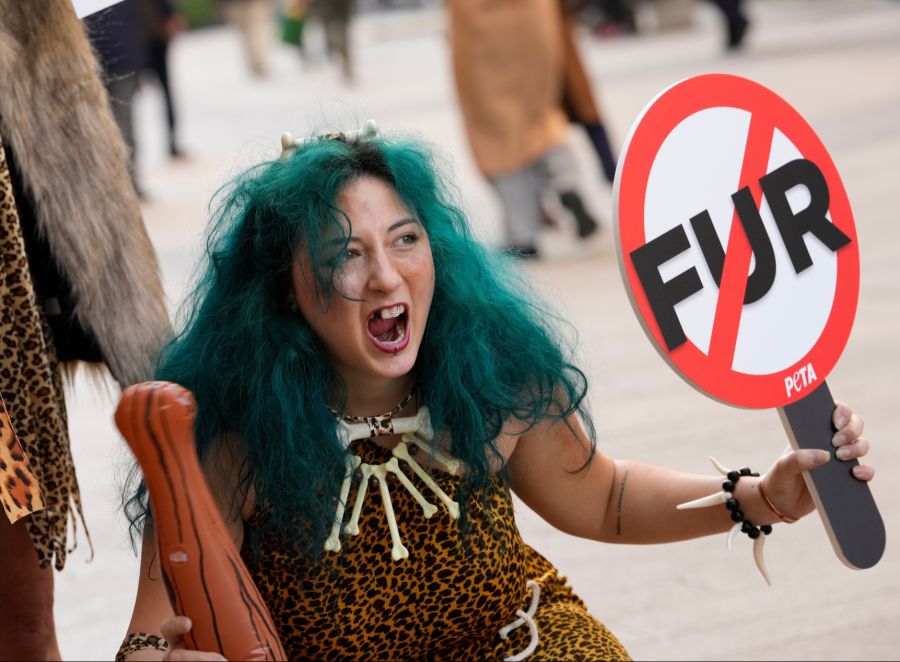 Die Tierschutzorganisation ist bekannt für ihren Einsatz für die Tiere - wie etwa hier gegen das Tragen von Pelz.