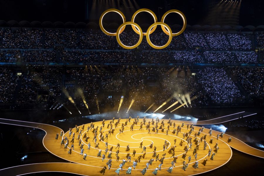 Die Olympischen Ringe erstrahlen im San Siro.