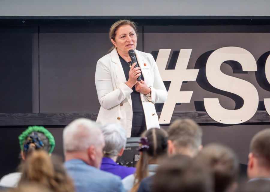 Glenda Gonzalez Bassi (Stadtpräsidentin)