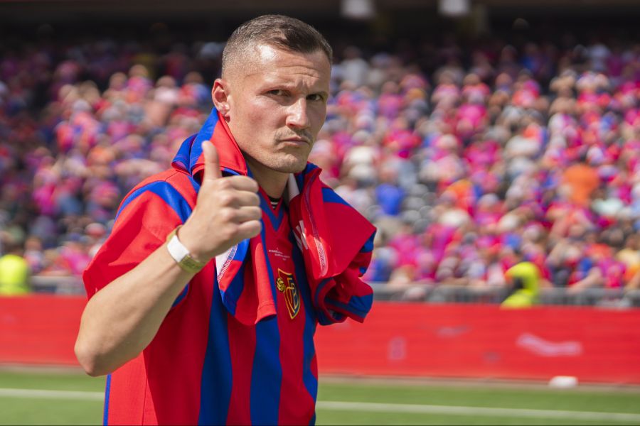 Taulant Xhaka (FCB) nach dem 100. Schweizer Fussball Cup Final zwischen dem FC Biel-Bienne und FC Basel in 2025.