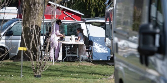Gäste auf einem Campingplatz im Tessin. (Symbolbild) Campingplatz Tessin