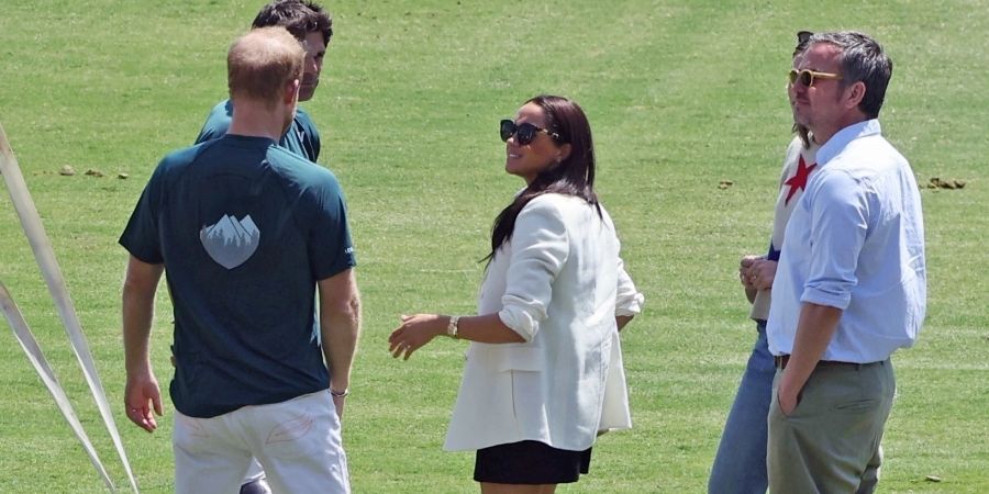 Meghan Markle (M.) begleitet Prinz Harry des Öfteren mit zum Polo.