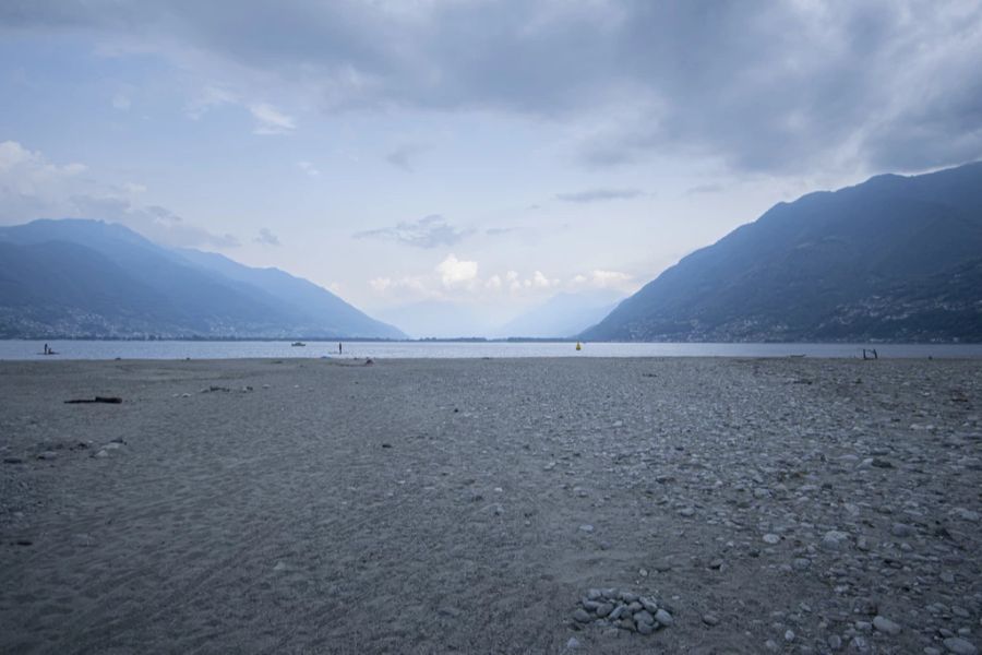 Die ausgetrocknete Flussmündung Foce della Maggia beim Lago Maggiore, am Dienstag, 21. Juni 2022, in Locarno.