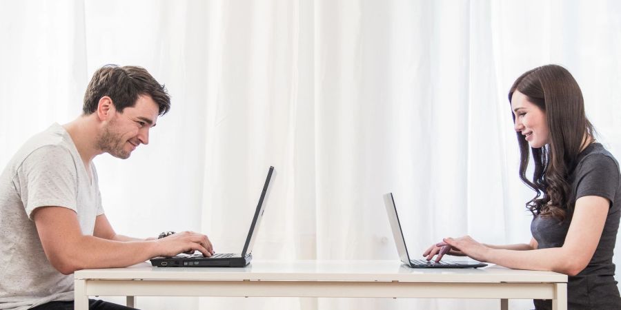 Beim Jobsharing sind die Beschäftigten selbst dafür verantwortlich, wie sie die Arbeitszeit für ihre geteilte Stelle aufteilen.