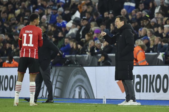 Roger Schmidt steht seit Sommer 2020 bei PSV Eindhoven an der Seitenlinie. Roger schmidt