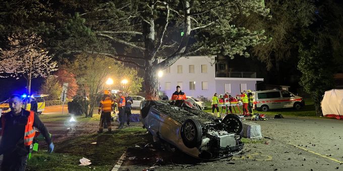 Niederuzwil SG: Drei junge Männer sterben bei Verkehrsunfall. Niederuzwil SG
