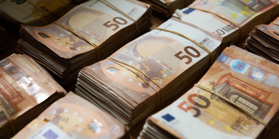 Binnen eines Jahres wuchs die öffentliche Verschuldung um 6,8 Prozent oder 148,3 Milliarden Euro.