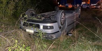 Grenchen: Auto überschlägt sich