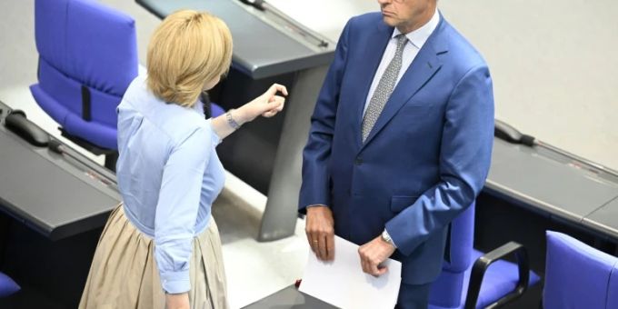 Merz mit CDU-Schatzmeisterin Klöckner Merz mit CDU-Schatzmeisterin Klöckner