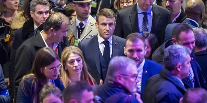 Frankreichs Präsident Emmanuel Macron begrüsst die Schweizer Bemühungen für einen Friedensgipfel zur Ukraine. Emmanuel Macron