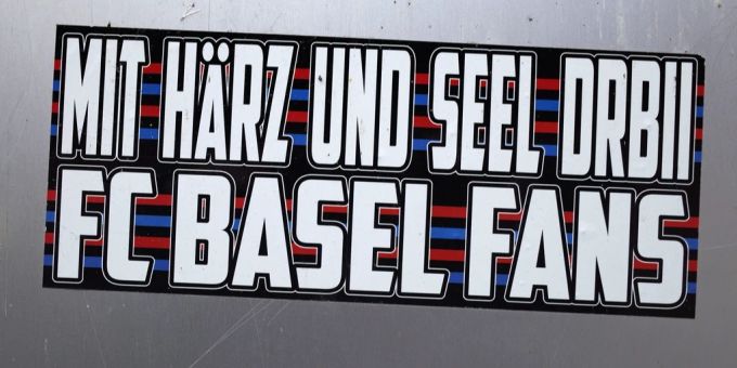 In Lengnau BE haben vermeintliche FCB-Fans mit Vandalismus für Unmut gesorgt. (Symbolbild) lengnau