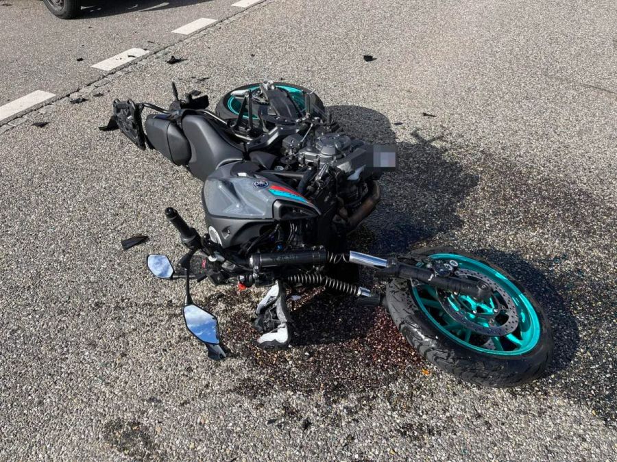 Der Motorradfahrer wurde erheblich verletzt.