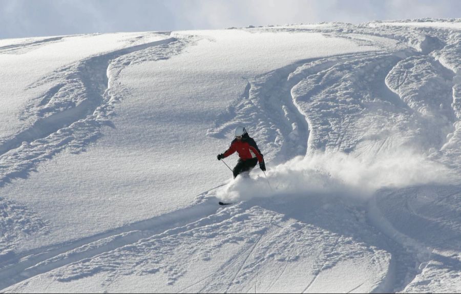 Beim Skifahren abseits der Pisten ist deshalb besondere Vorsicht geboten.