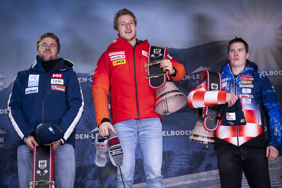 In Adelboden BE lässt er die Konkurrenz im Riesenslalom einmal mehr hinter sich.