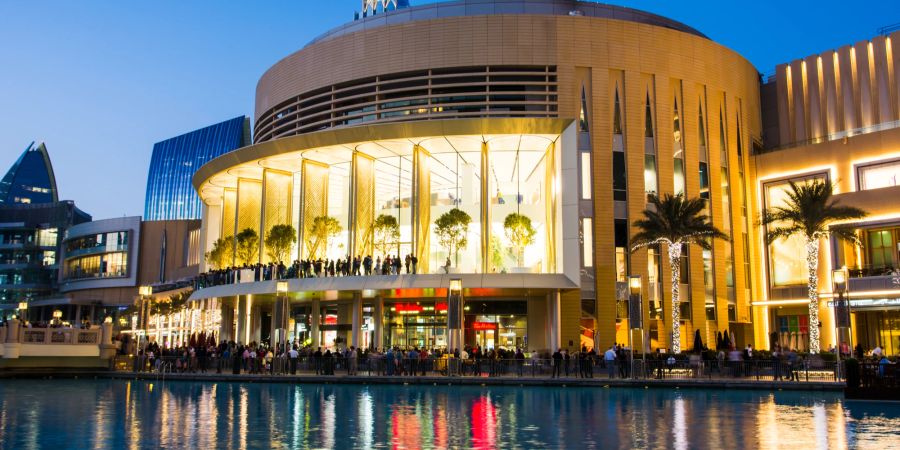 Die Dubai Mall am Abend.