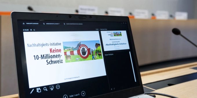 SVP Hat Unterschriften Für Neue Zuwanderungsinitiative Beisammen