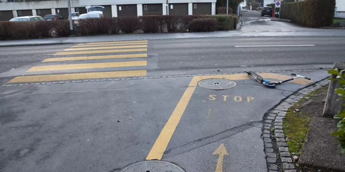 Kind von Auto angefahren.