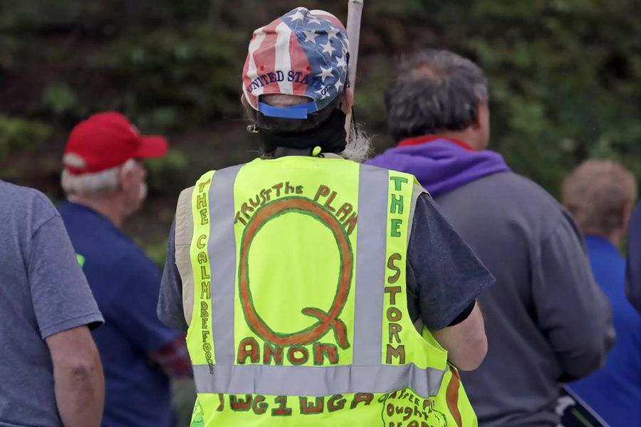 Donald Trump QAnon