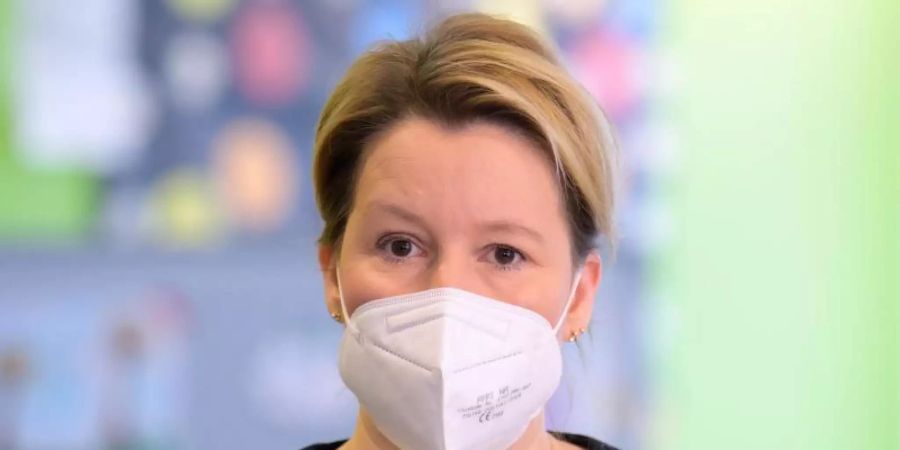 Familienministerin Franziska Giffey besucht die Kita «Abenteuerland» in Potsdam. Foto: Soeren Stache/dpa-Zentralbild/POOL/dpa
