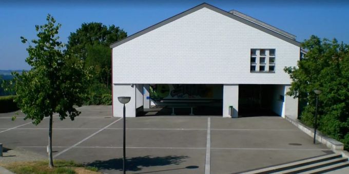 Heute werden die Siebt- bis Neuntklässler aus Kirchlindach in Uettligen unterrichtet. Kirchlindach
