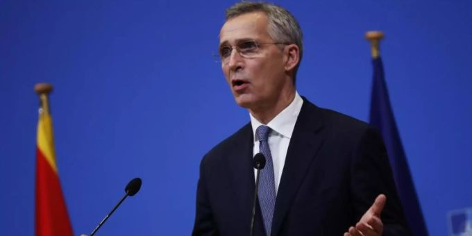 Das Coronavirus sei kein im Labor erschaffenes Virus, es zeige aber die Gefahren, die es im Zusammenhang mit dem Einsatz biologischer Kampfstoffe gebe, sagt Nato-Generalsekretär Jens Stoltenberg. Foto: Francisco Seco/AP Pool/dpa Das Coronavirus sei kein im Labor erschaffenes Virus, es zeige aber die Gefahren, die es im Zusammenhang mit dem Einsatz biologischer Kampfstoffe gebe, sagt Nato-Generalsekretär Jens Stoltenberg. Foto: Francisco Seco/AP Pool/dpa
