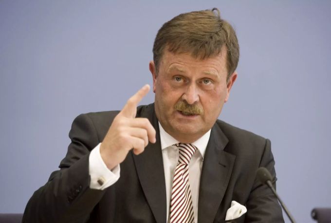 Der Vorsitzende des Weltärztebundes, Frank Ulrich Montgomery. Frank Ulrich Montgomery