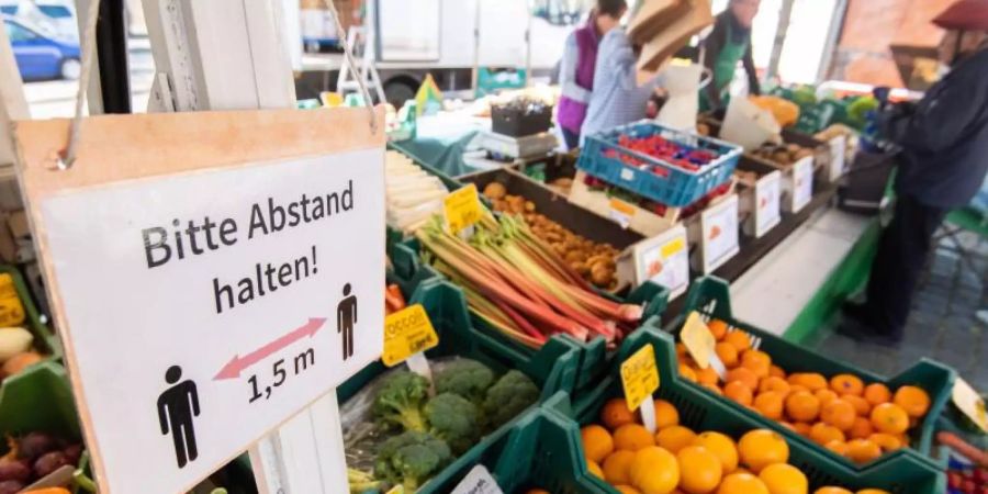 Niedersachsens Ministerpräsident Stephan Weil hält die jüngsten Proteste von Bauern gegen Lebensmittelketten für gerechtfertigt. Er fordert den Bund auf, bei verbindlichen Regeln für Qualitätsstandards in der Landwirtschaft nachzulegen. Foto: Julian Stratenschulte/dpa