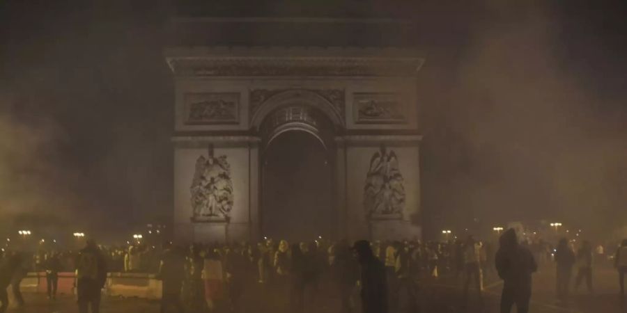 Ausschreitungen am Arc de Triomphe