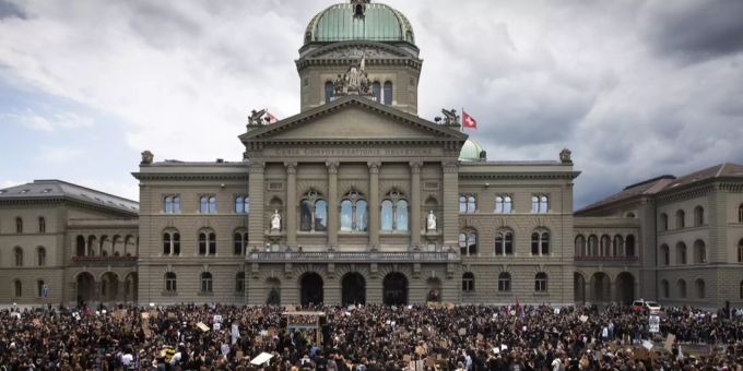 Im Juni 2020 demonstrierten Tausende für George Floyd - auch in Bern bern