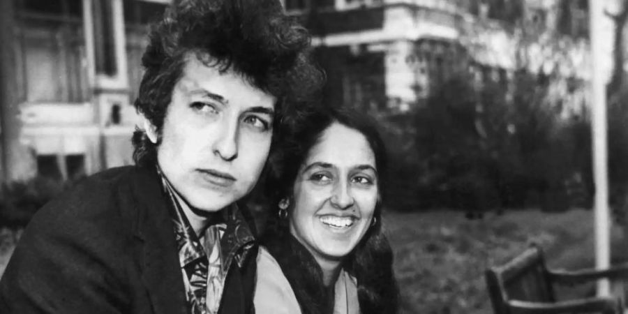 Bob Dylan und seine Kollegin Joan Baez (1965). Foto: UPI/dpa