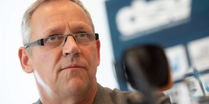 Thomas Kurschilgen wurde offenbar beim DSV vor die Tür gestellt. Thomas Kurschilgen Schwimm-Skandal DSV