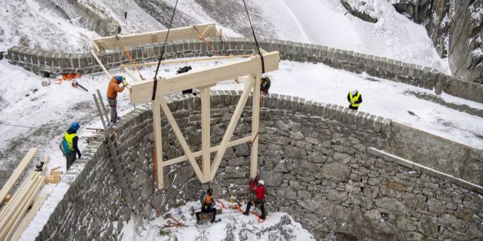 Sechseläuten - So aufwendig wird Böögg in Schöllenenschlucht aufgebaut