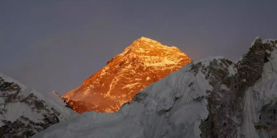 Viele Leichen werden nie vom Mount Everest geborgen. Foto: Tashi Sherpa/AP/dpa