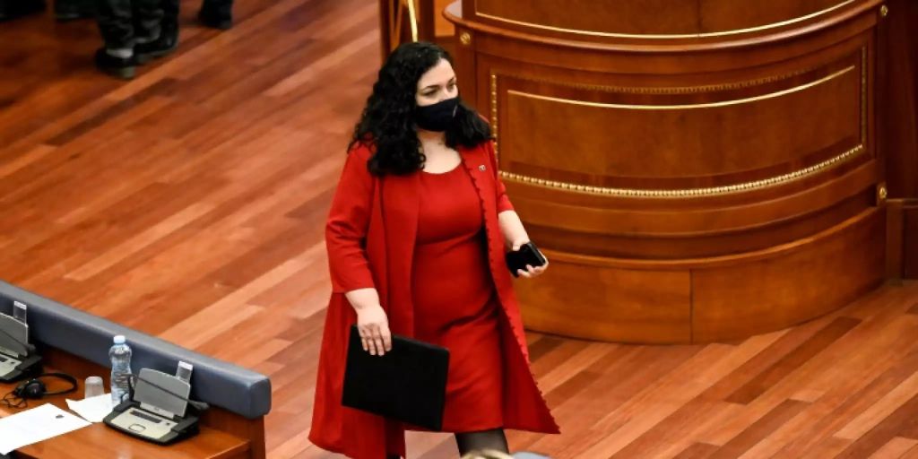 Vjosa Osmani als neue Staatspräsidentin des Kosovo gewählt
