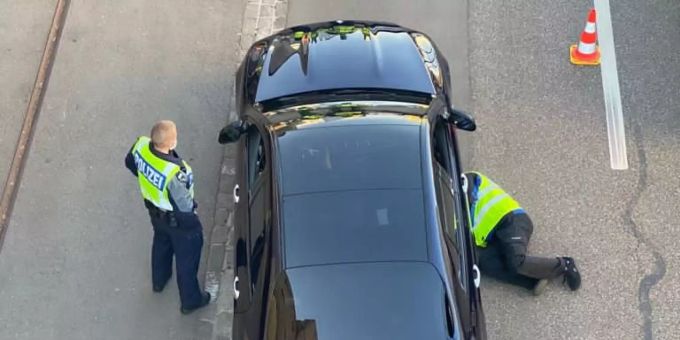 Die Polizei hat zwei Lenker erwischt, die unerlaubte technische Veränderungen an ihren Fahrzeugen vorgenommen haben.