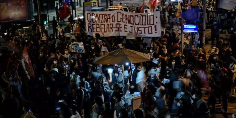 Demonstranten in Rio de Janeiro