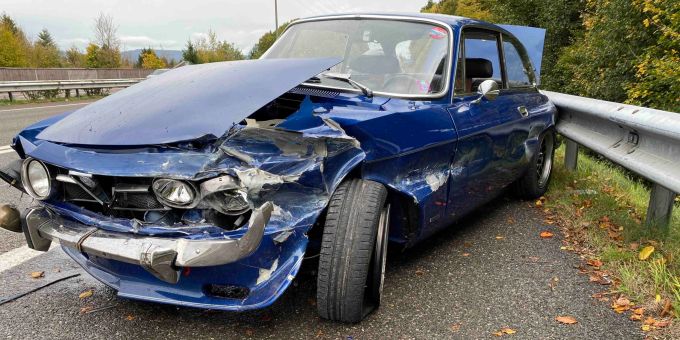 Autobahn A1 / Kölliken: Selbstunfall verursacht hohen Sachschaden