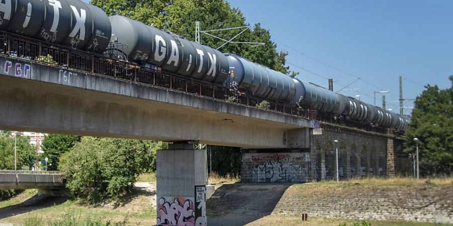 Bis 2030 sollen europaweit rund eine halbe Million Güterwaggons mit einem neuen digitalen Kupplungssystem ausgestattet werden (Symbolbild)