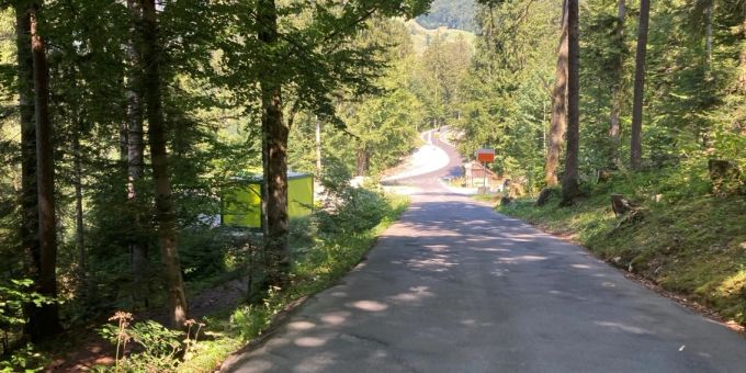 Die Aufibergstrasse wird saniert. Aufibergstrasse in Schwyz