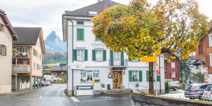 Blick in die Schwyzerstrasse der Gemeinde Steinen. - Kanton Schwyz Blick in die Schwyzerstrasse der Gemeinde Steinen. - Kanton Schwyz
