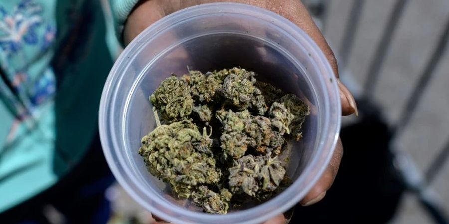 Demonstration für Legalisierung von medizinischem Cannabis