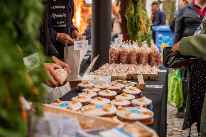 Bei mini cakes und Rüeblitorten kommen die Rüeblifans voll auf ihre Kosten.