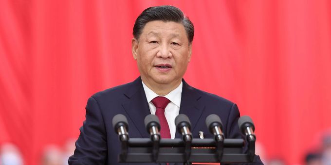 Chinas Staats- und Parteichef Xi Jinping hält eine Rede während der Eröffnungszeremonie des 20. Kongresses der Kommunistischen Partei Chinas. Chinas Staats- und Parteichef Xi Jinping hält eine Rede während der Eröffnungszeremonie des 20. Kongresses der Kommunistischen Partei Chinas.