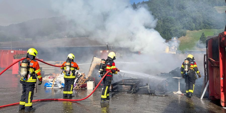 Brand auf Recyclinghof