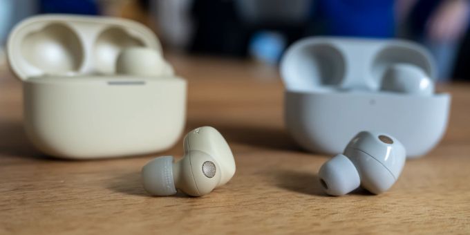 Vom Formfaktor lassen sich die Sony WF-1000XM5 schon fast mit den sehr kleinen - und komfortablen - Sony LinkBuds S vergleichen. Sony WF-1000XM5
