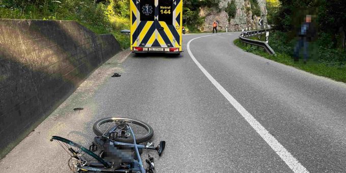 Mit Mauer kollidiert - 51-jähriger E-Bike-Fahrer in Seewen SO verletzt