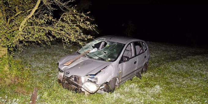 Am Personenwagen entstand Totalschaden. Unfall
