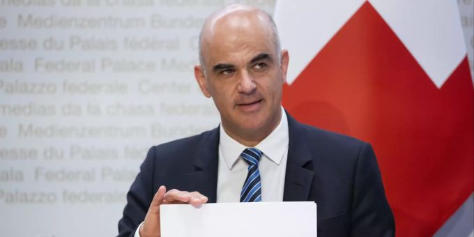 Um 0,2 Prozent - Krankenkassenprämien sinken erstmals seit 2008
